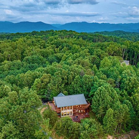 Panorama Mountain View Cabin, Less Than 10 Miles From Gatlinburg And Dollywood, Dog Friendly, 6 Bedrooms Sleeps 17, Fire Pit, Hottub, Washer Dryer, Fully Loaded Kitchen, Gameroom With A Tv, Pool Table, Arcade, Air Hockey, And Foosball Sevierville Kültér fotó